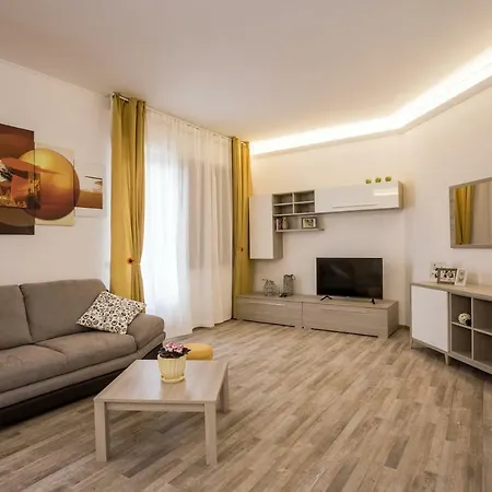 Hill Apartment