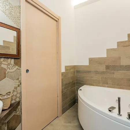 Hill Apartment